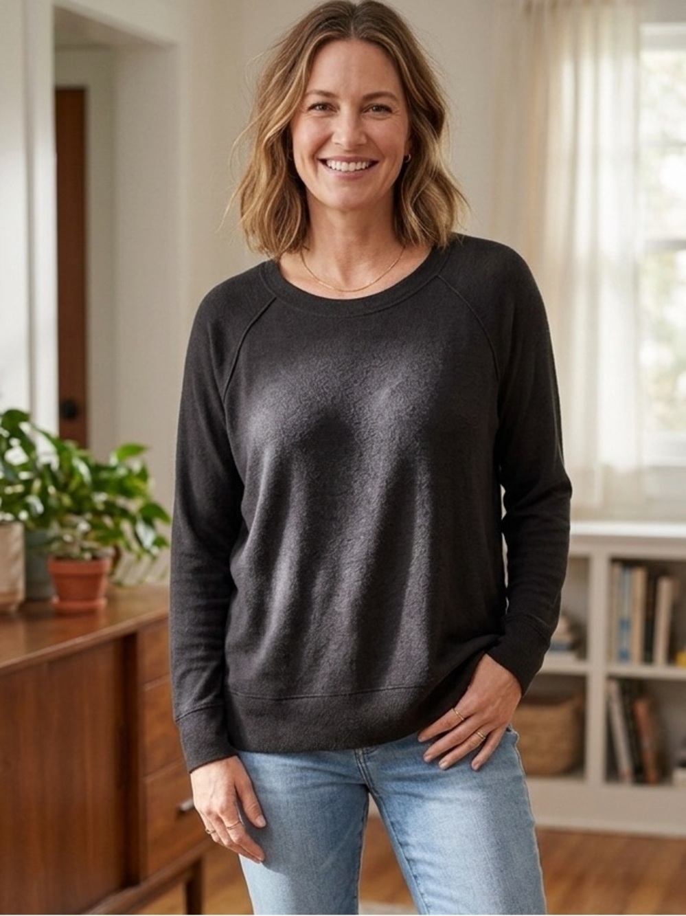 Aerie | Black Long Sleeved Lightweight Sweatshirt | Sz L